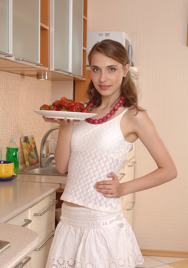 Лариса, 25 лет, 0 размер груди